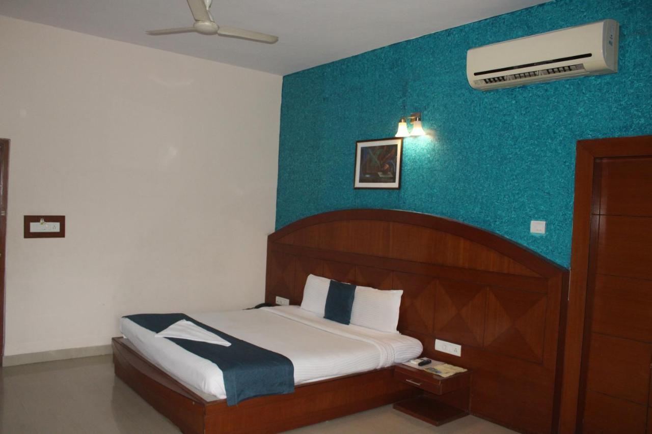 Hotel Stay By The Way Mysore Exterior photo